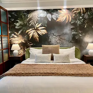 https://blu-cashmere-suite-mgm-signature-23rd-flr-w-balcony-strip-view.las-vegashotels.net